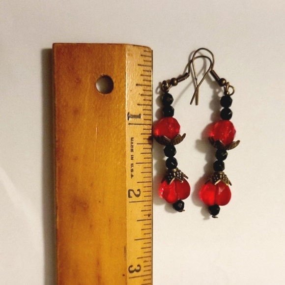 Victorian inspired faceted glass earrings, handcrafted - Picture 3 of 3